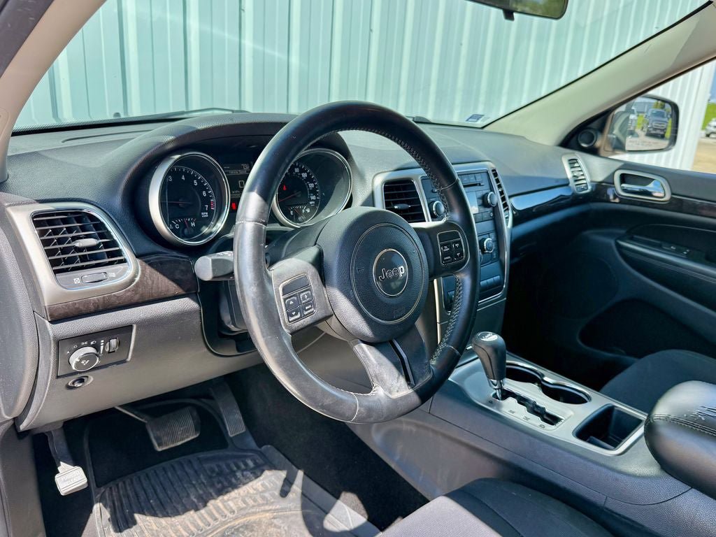 Used 2012 Jeep Grand Cherokee Laredo w/ Laredo E Group AWD/4WD image 10