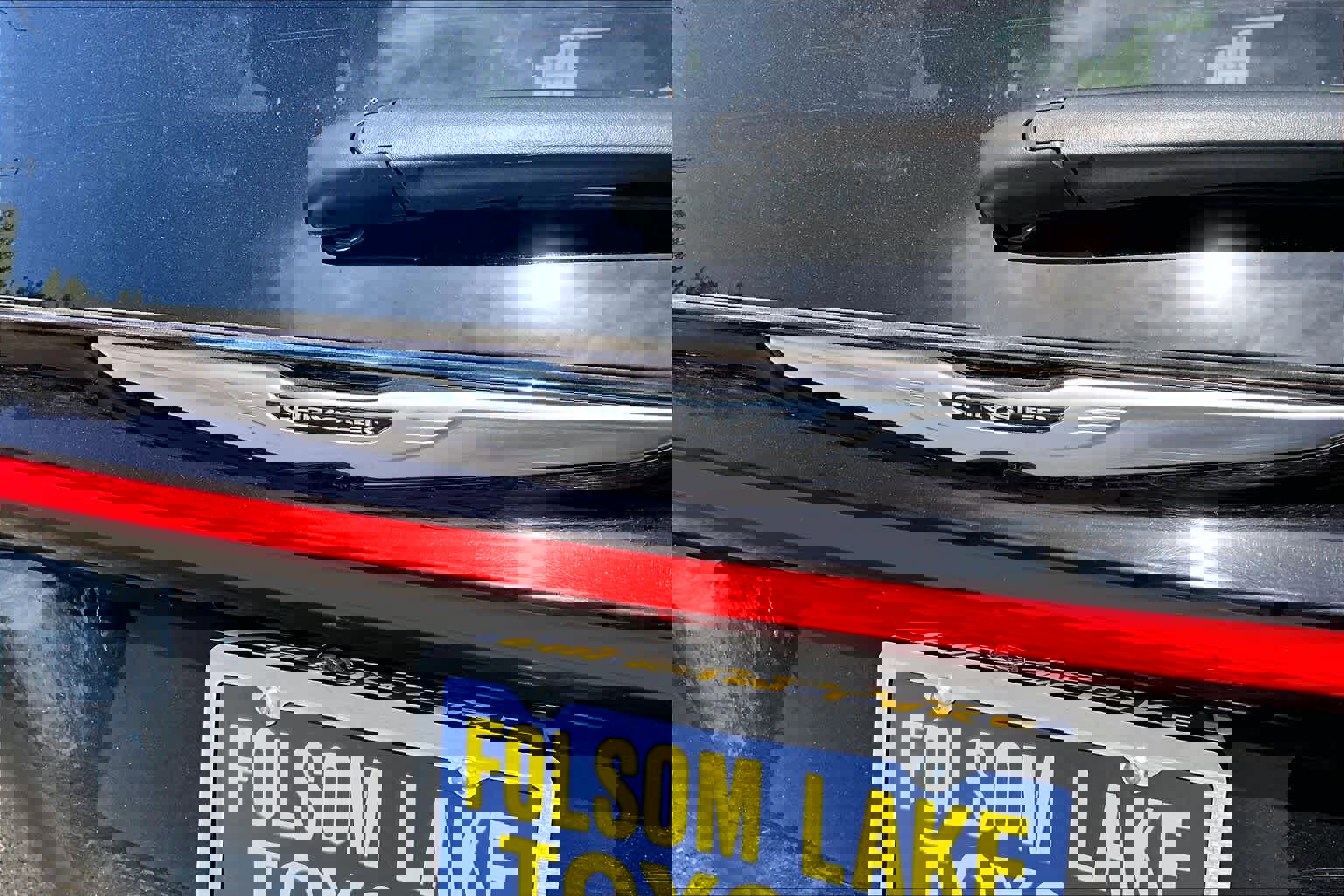 Used 2024 Chrysler Pacifica Touring-L image 9