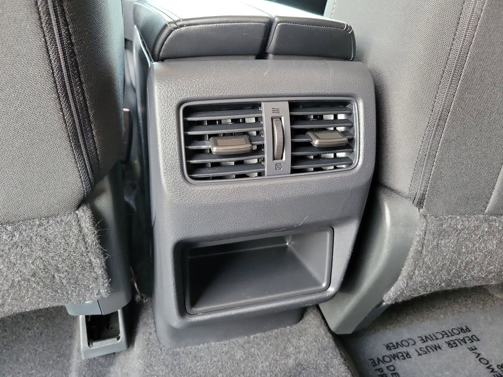 Used 2023 Nissan Rogue S image 18