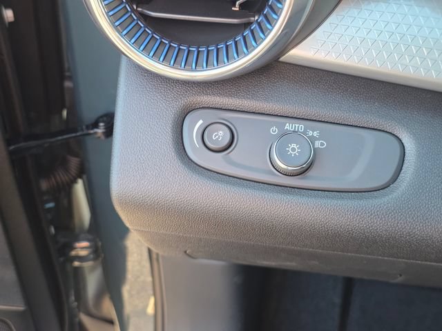 New 2026 Chevrolet Trax LT w/ Driver Confidence Package FWD image 31