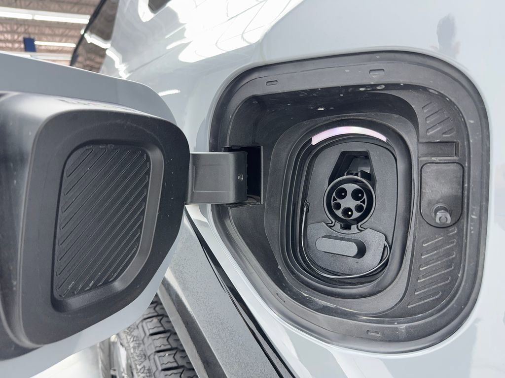 Used 2025 GMC Hummer EV 2X image 68