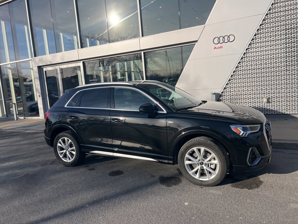Used 2023 Audi Q3 2.0T Premium w/ Convenience Package image 12