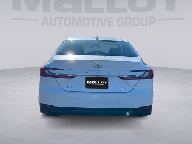 Used 2025 Toyota Camry LE image 4