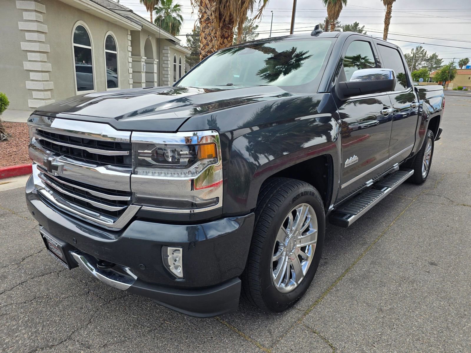 Used 2018 Chevrolet Silverado 1500 High Country RWD image 3
