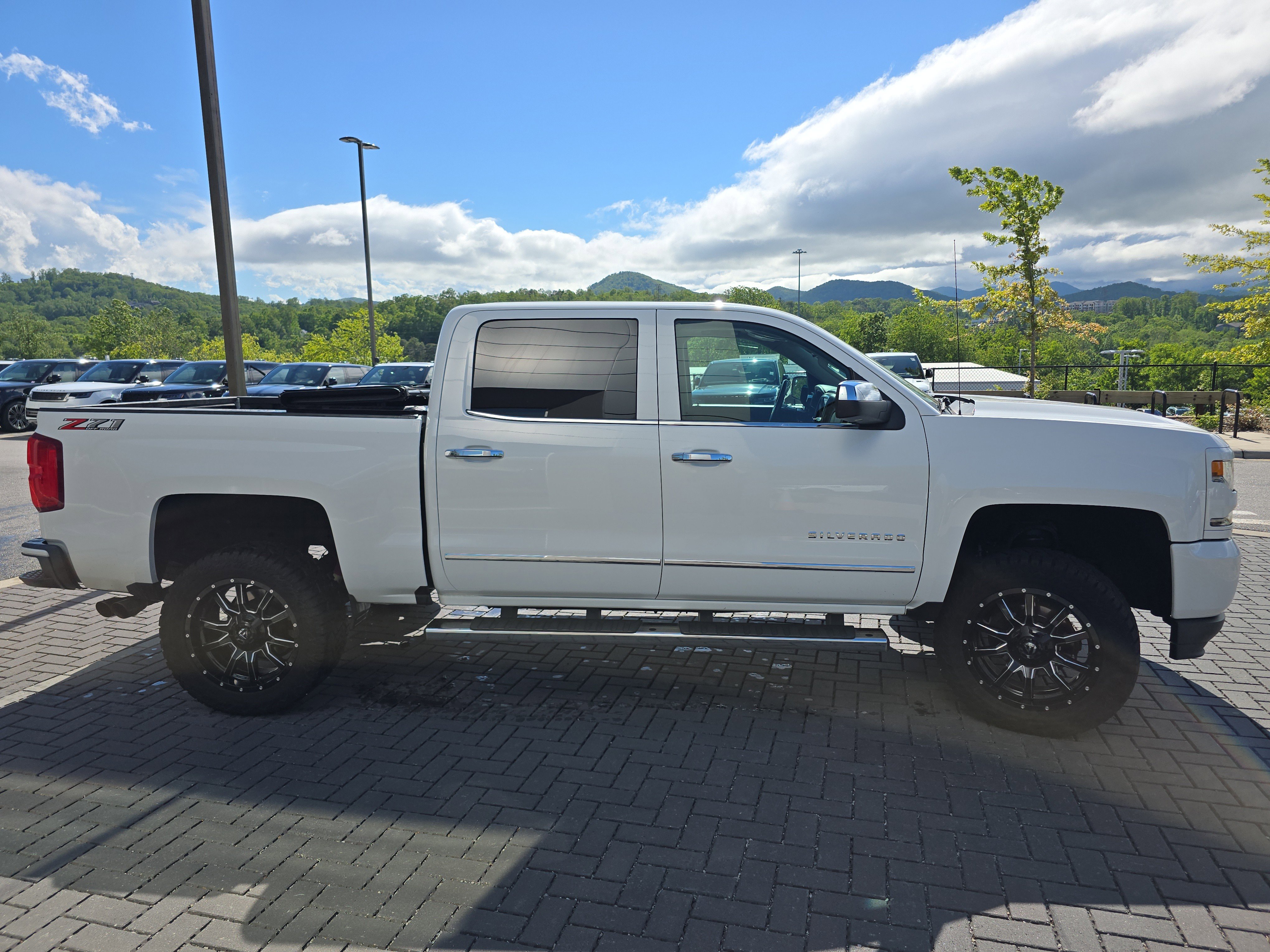 Used 2018 Chevrolet Silverado 1500 LTZ Z71 w/ LTZ Plus Package AWD/4WD image 4