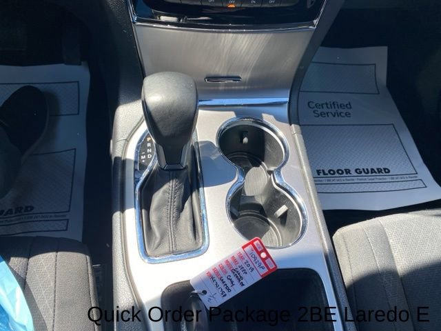 Used 2019 Jeep Grand Cherokee Laredo w/ Security & Convenience Group AWD/4WD image 19
