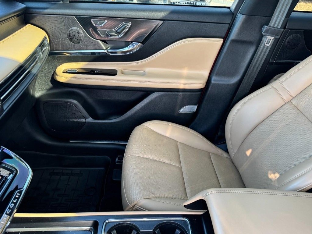 Used 2023 Lincoln Corsair Reserve w/ Equipment Group 201A image 14