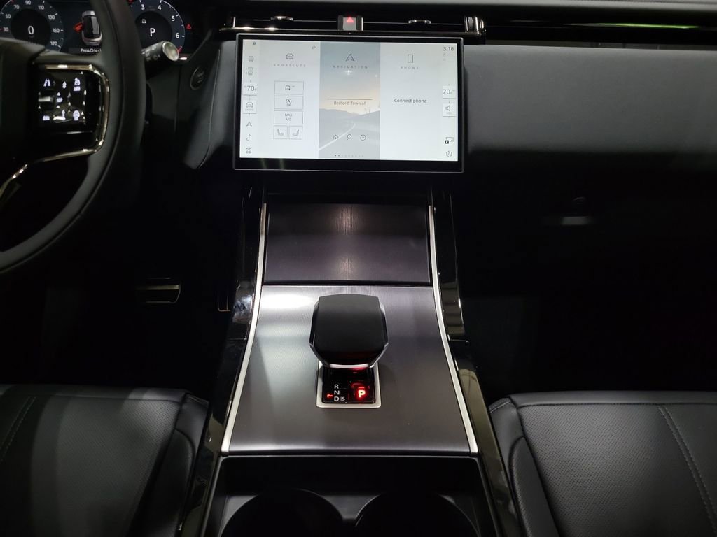 New 2026 Land Rover Range Rover Velar Dynamic SE image 26