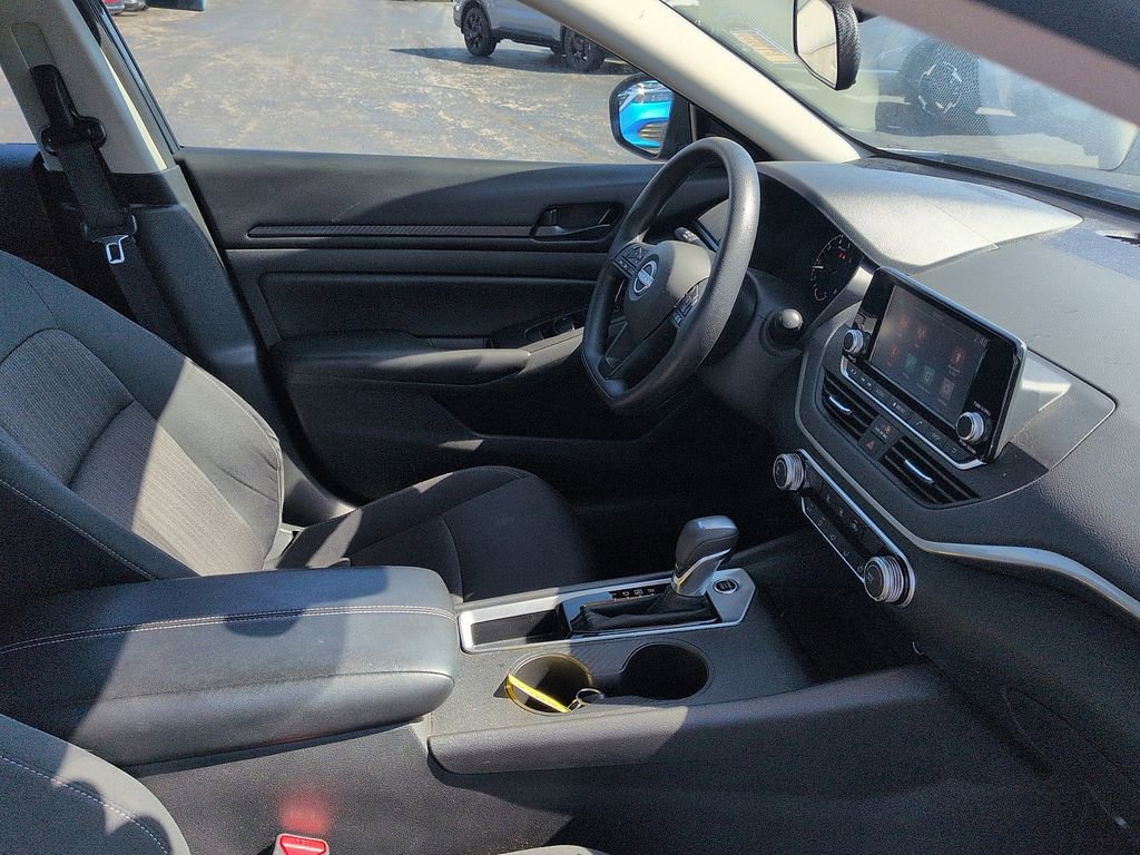 Used 2024 Nissan Altima 2.5 S FWD image 7