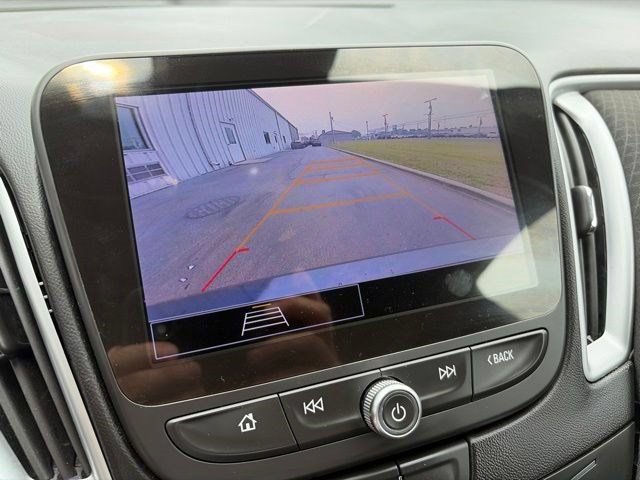 Used 2023 Chevrolet Malibu LT FWD image 23