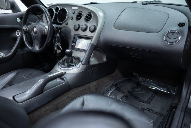 Used 2006 Pontiac Solstice Convertible w/ Premium Package RWD image 21