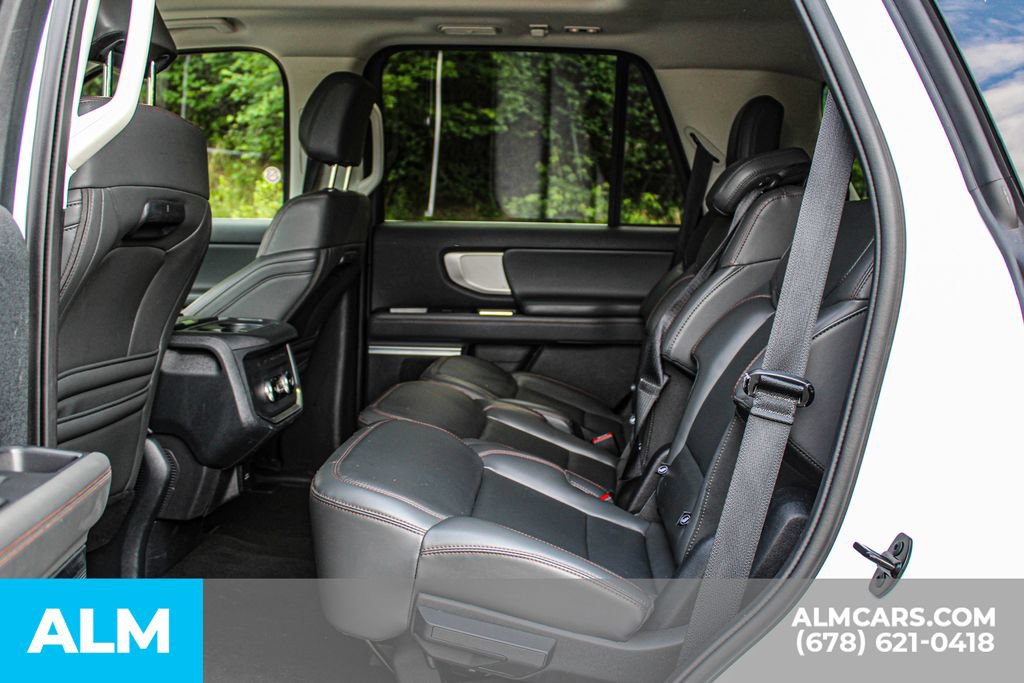 Used 2025 Ford Expedition Active AWD/4WD image 16