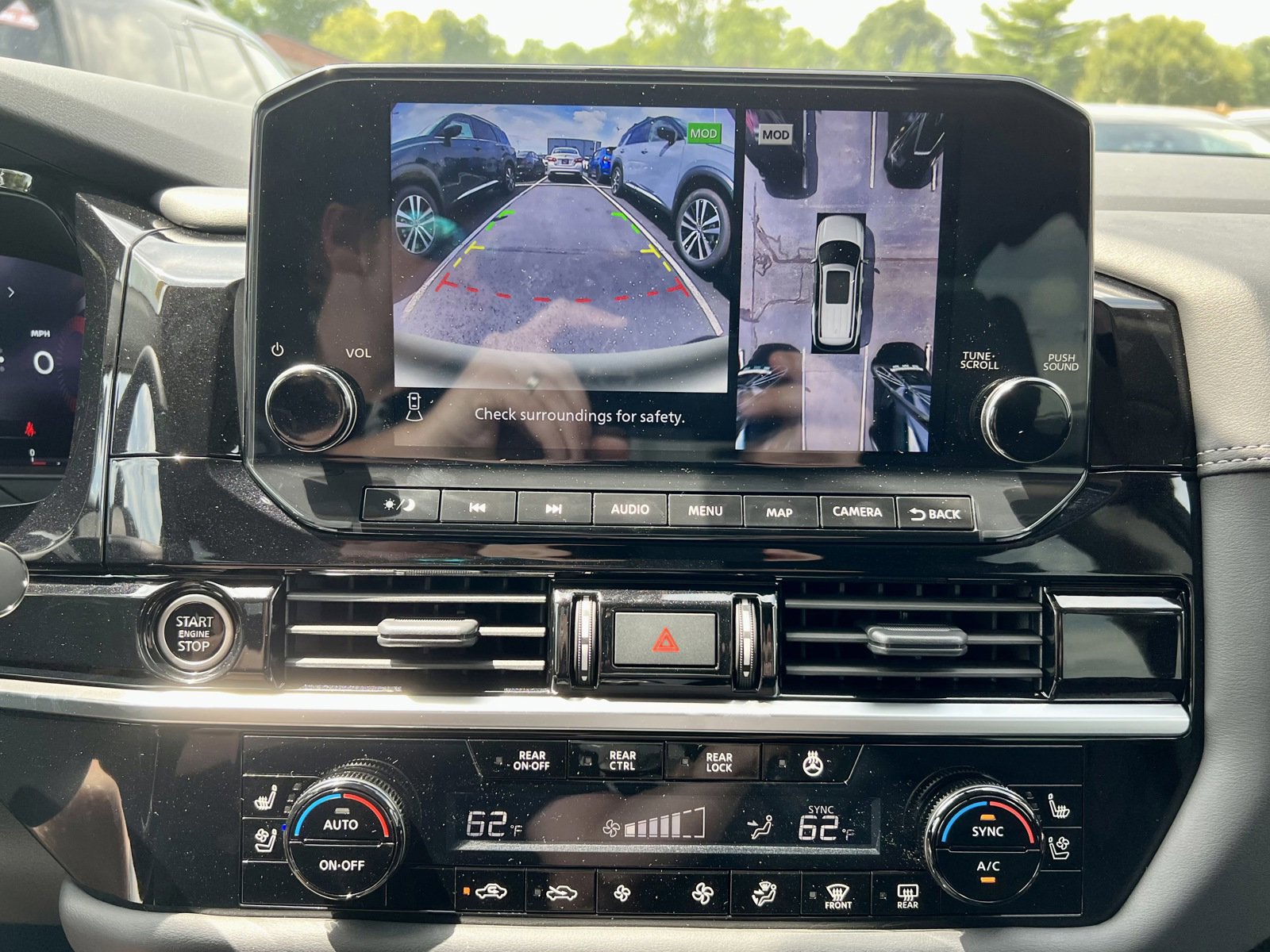 New 2025 Nissan Pathfinder Platinum image 16