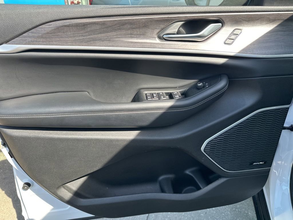 Used 2022 Jeep Grand Cherokee L Limited image 16