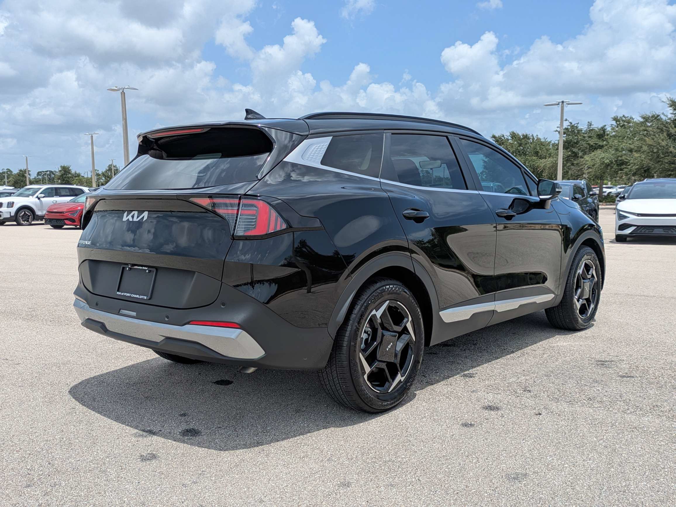 Certified 2026 Kia Sportage EX w/ EX Panorama Roof Package FWD image 5