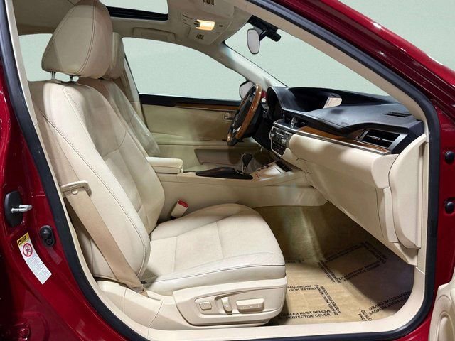 Used 2014 Lexus ES 300h image 29