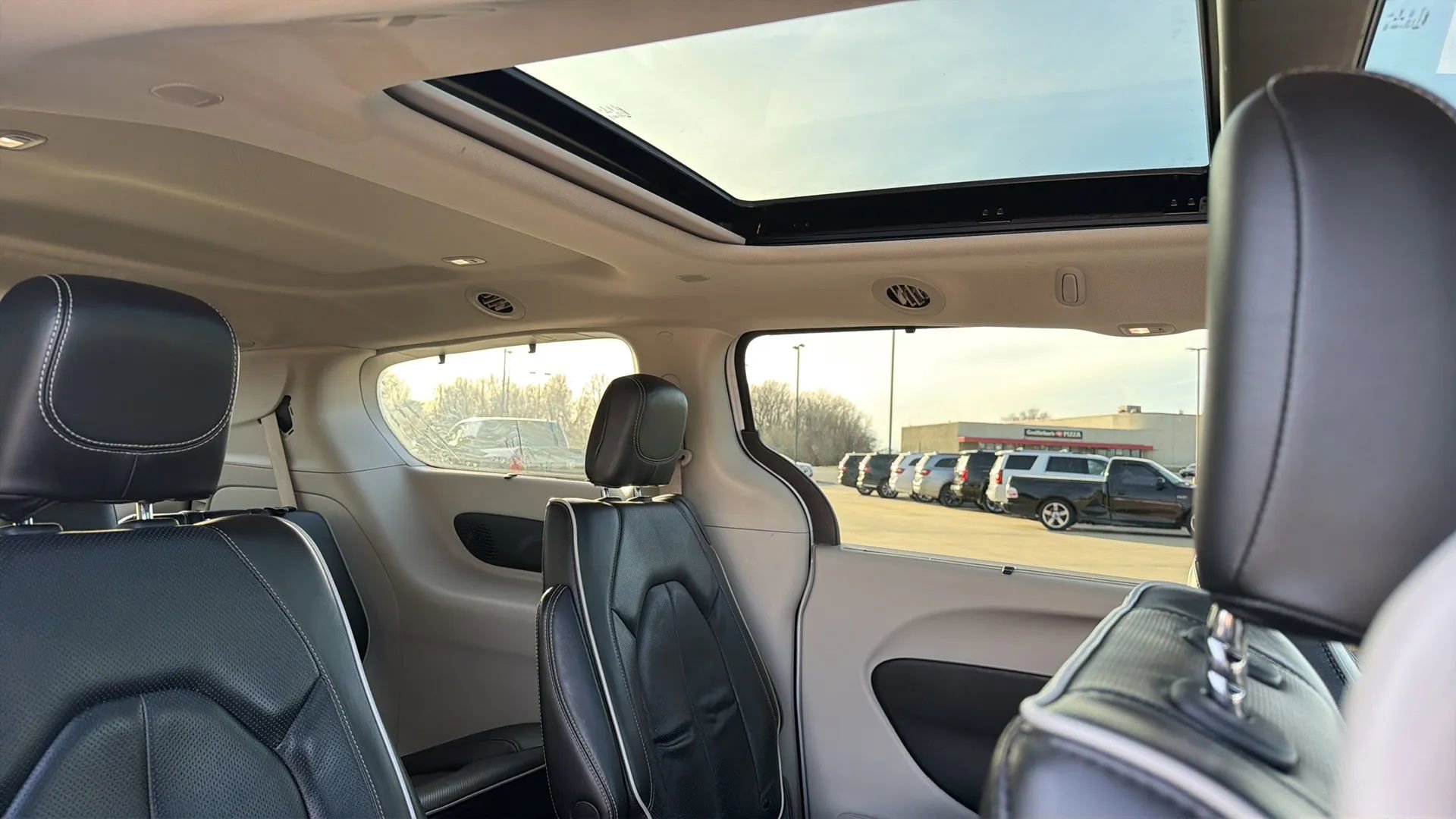 Used 2022 Chrysler Pacifica Limited image 73