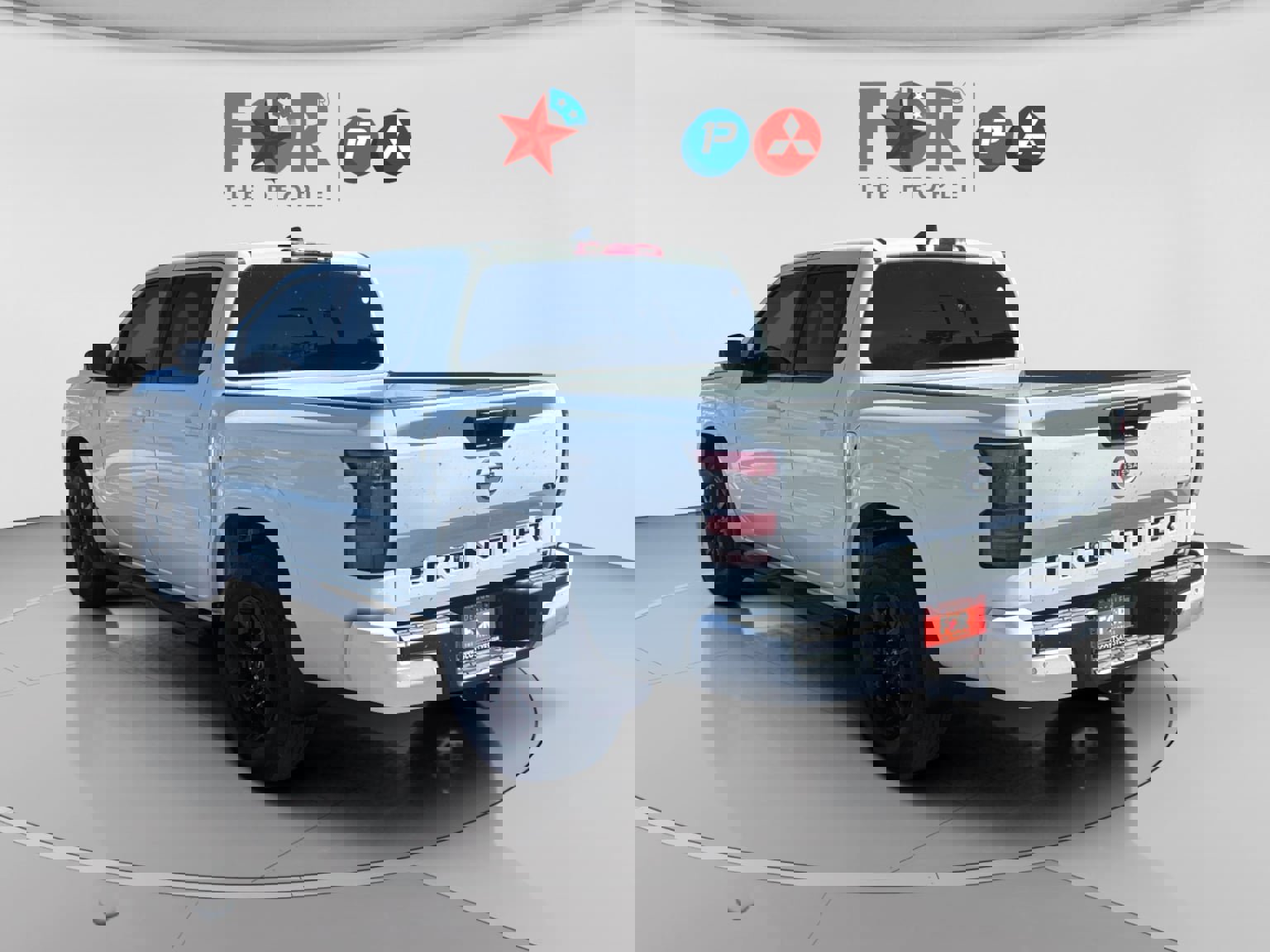 Used 2023 Nissan Frontier SV w/ Midnight Edition Package image 3