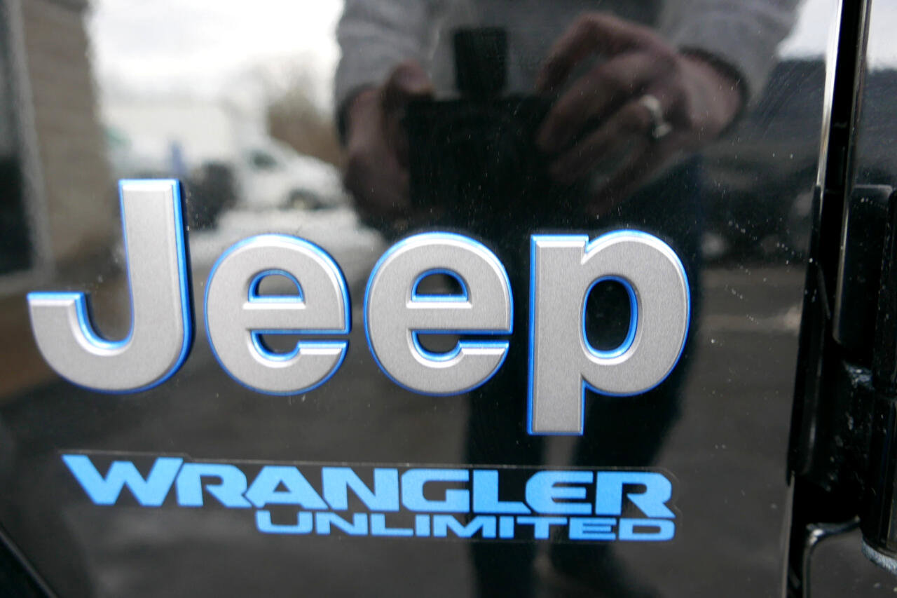 Used 2021 Jeep Wrangler Unlimited Rubicon 4xe w/ Cold Weather Group image 25