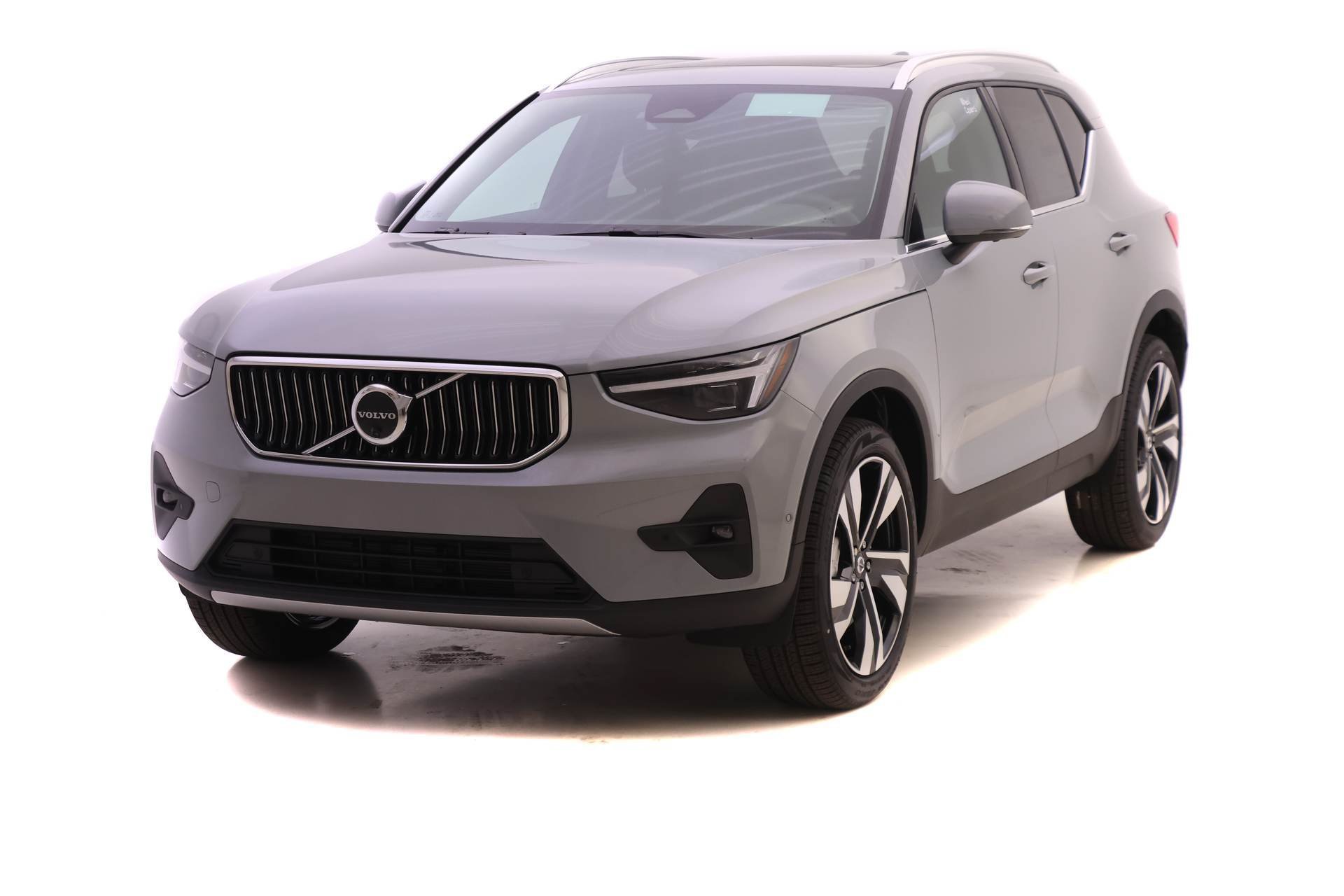 New 2025 Volvo XC40 B5 Ultra w/ Protection Package Premier