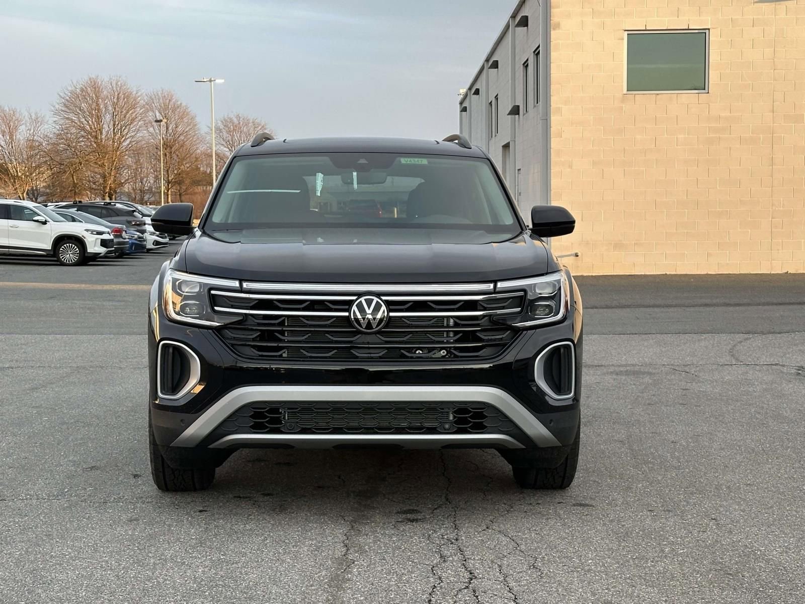 New 2026 Volkswagen Atlas Peak Edition image 9