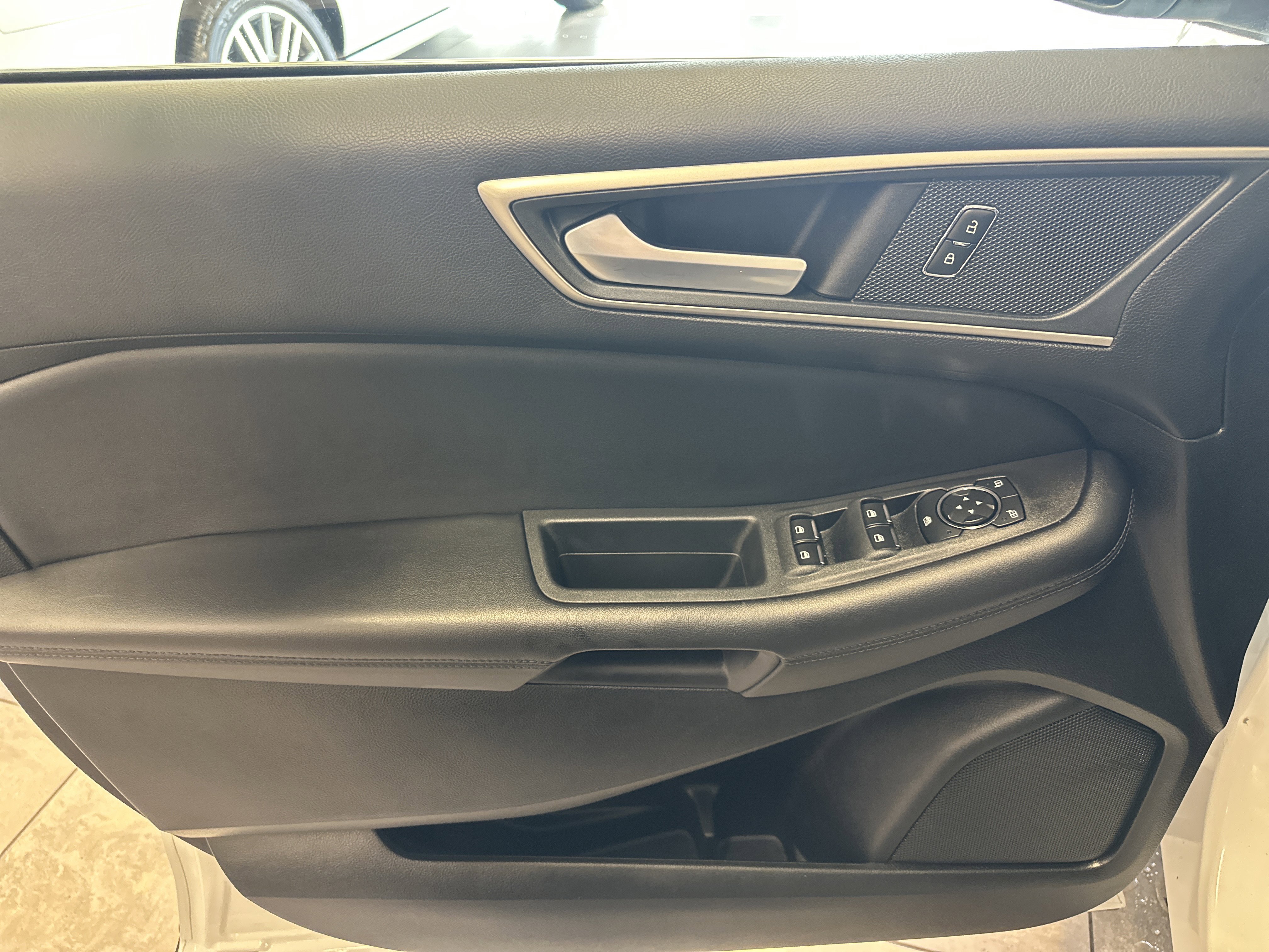 Used 2024 Ford Edge SEL w/ Convenience Package image 21