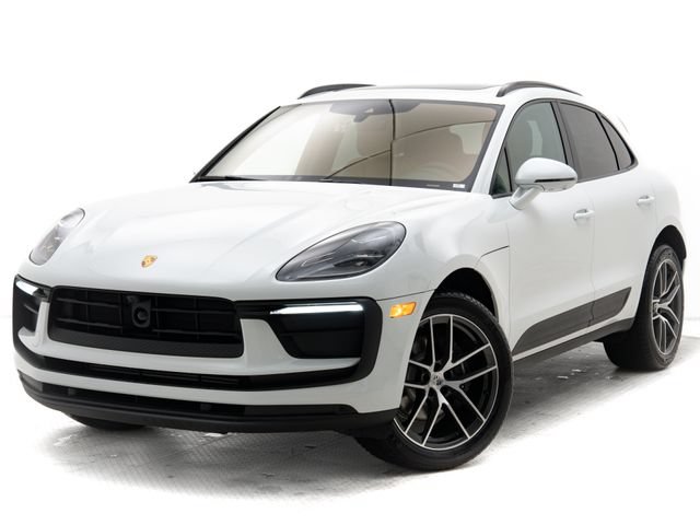 Certified 2026 Porsche Macan AWD/4WD image 1