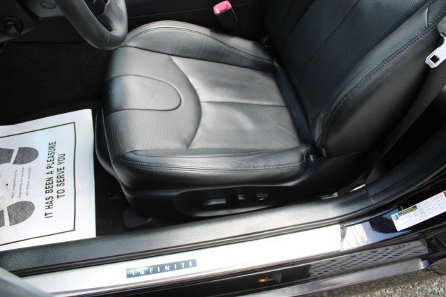 Used 2014 INFINITI Q60 Convertible w/ Premium Package RWD image 26