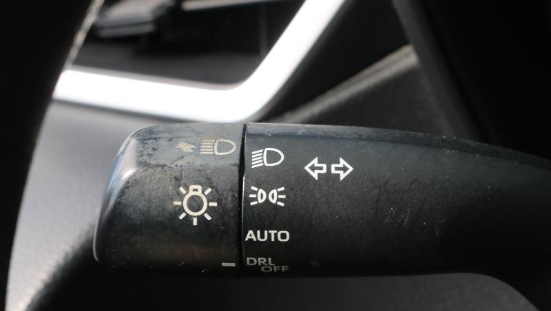 Used 2020 Toyota Corolla LE FWD image 11