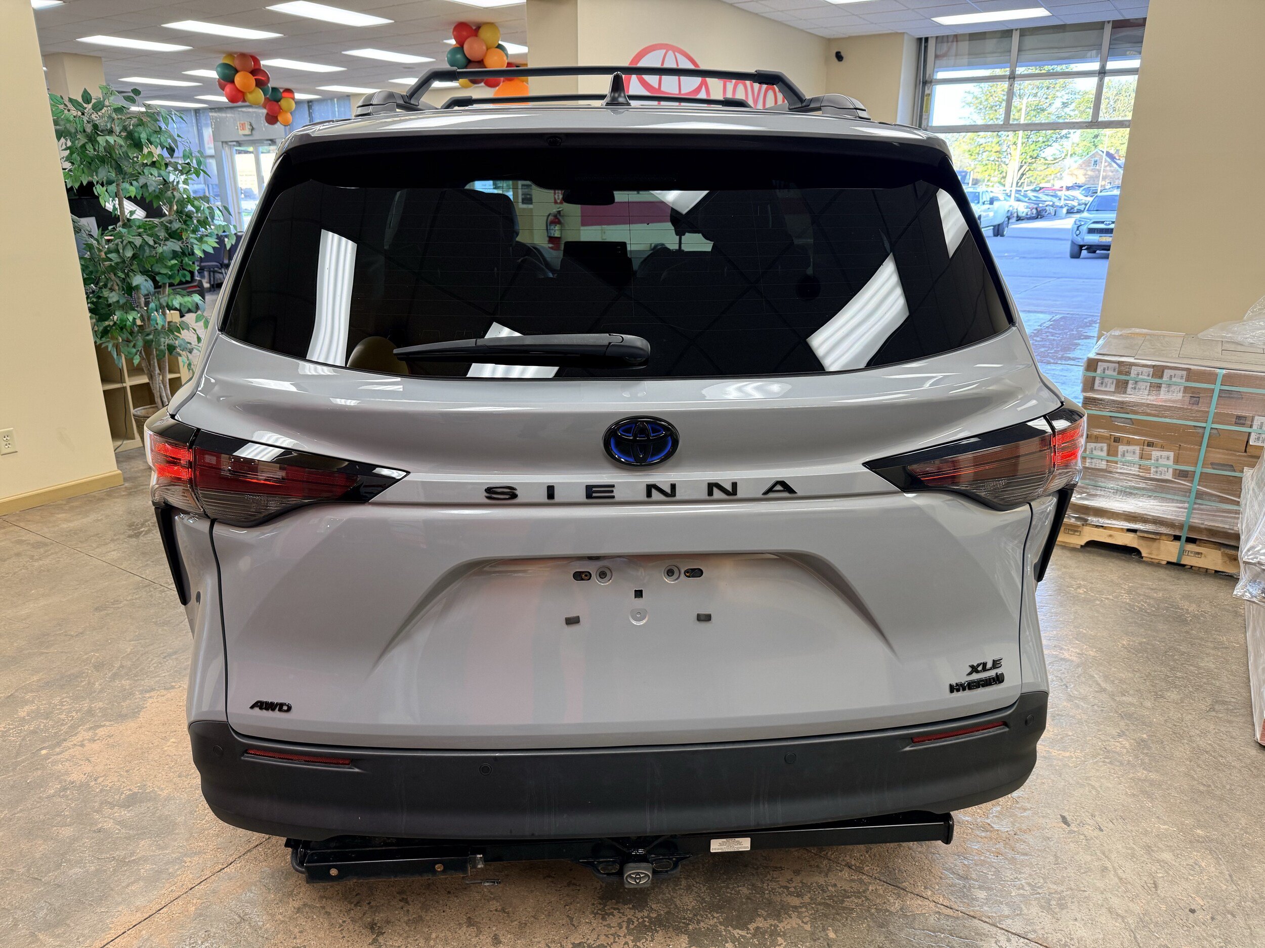 Used 2024 Toyota Sienna XLE Woodland Edition AWD/4WD image 23