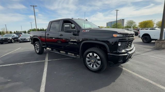 Used 2025 Chevrolet Silverado 2500 Custom w/ Custom Value Package AWD/4WD image 2