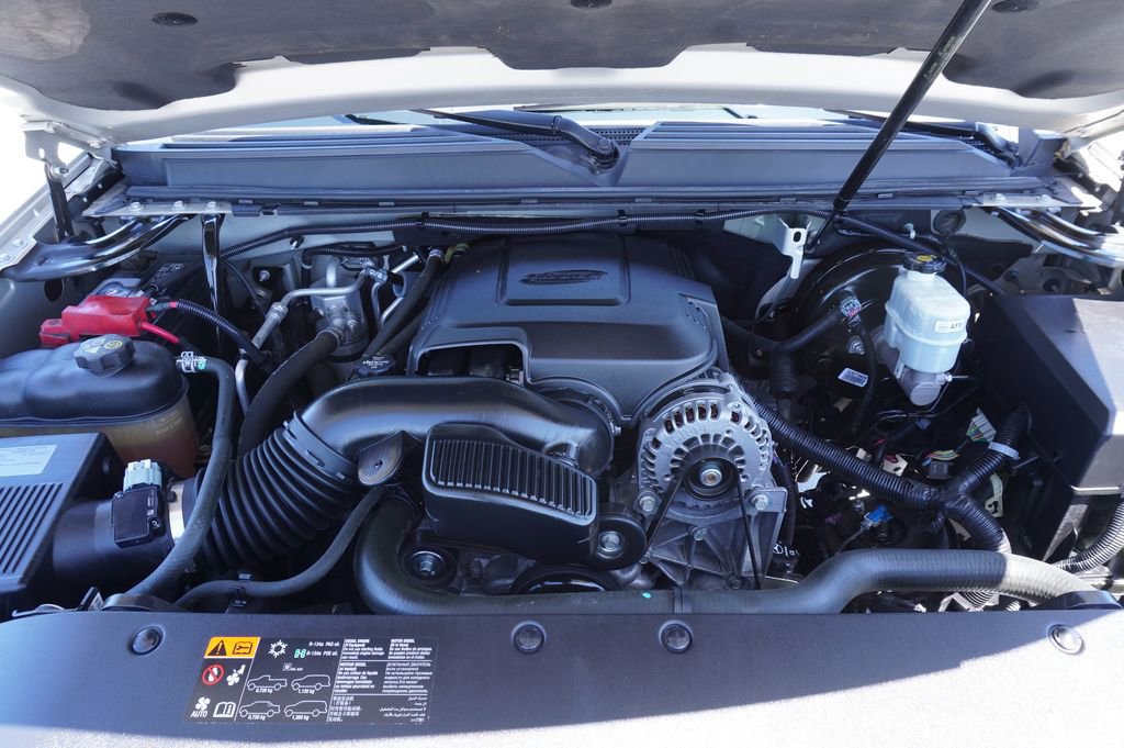 Used 2012 Cadillac Escalade Luxury AWD/4WD image 7