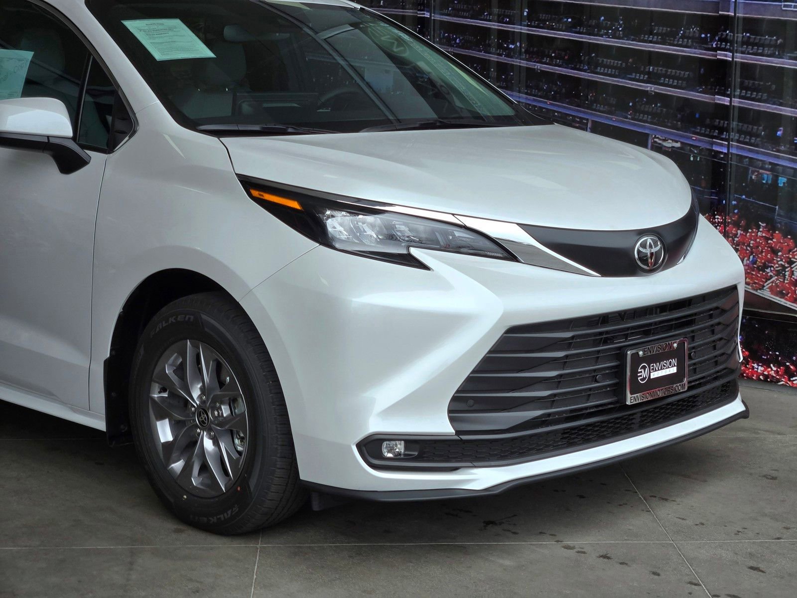 Certified 2026 Toyota Sienna XLE image 2