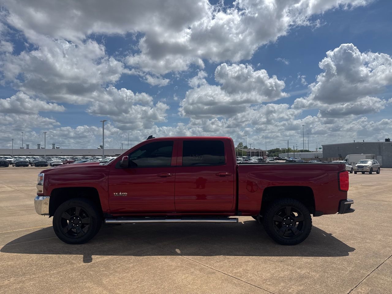 Used 2018 Chevrolet Silverado 1500 LT w/ Texas Edition image 15