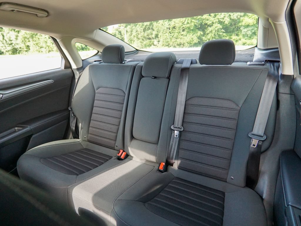 Used 2020 Ford Fusion SE FWD image 25