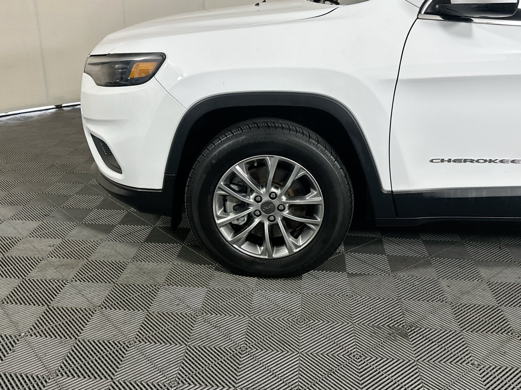 Used 2021 Jeep Cherokee Latitude Lux AWD/4WD image 11