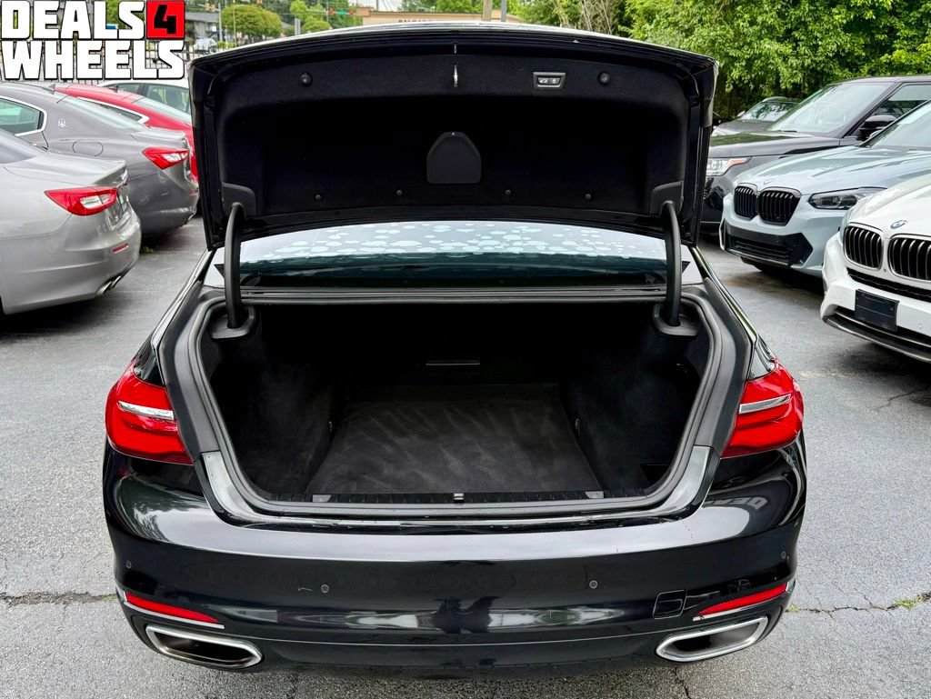 Used 2018 BMW 740i RWD image 12