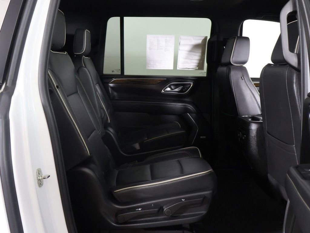 Used 2023 Chevrolet Suburban Premier AWD/4WD image 34