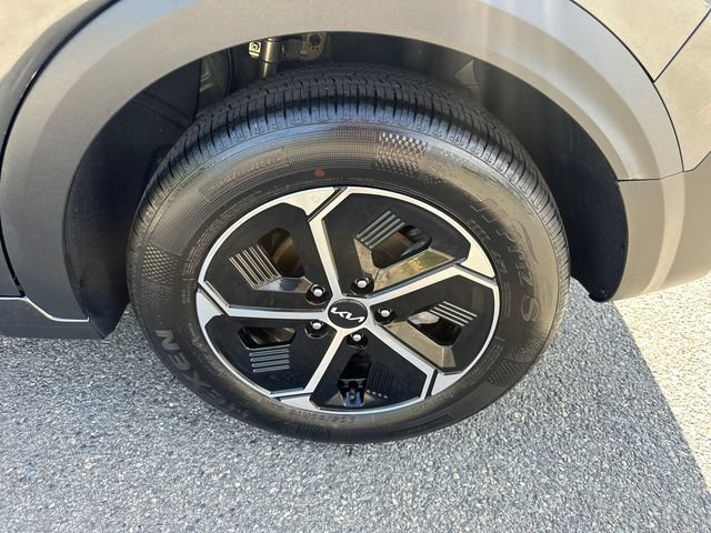 Used 2026 Kia Niro LX FWD image 13