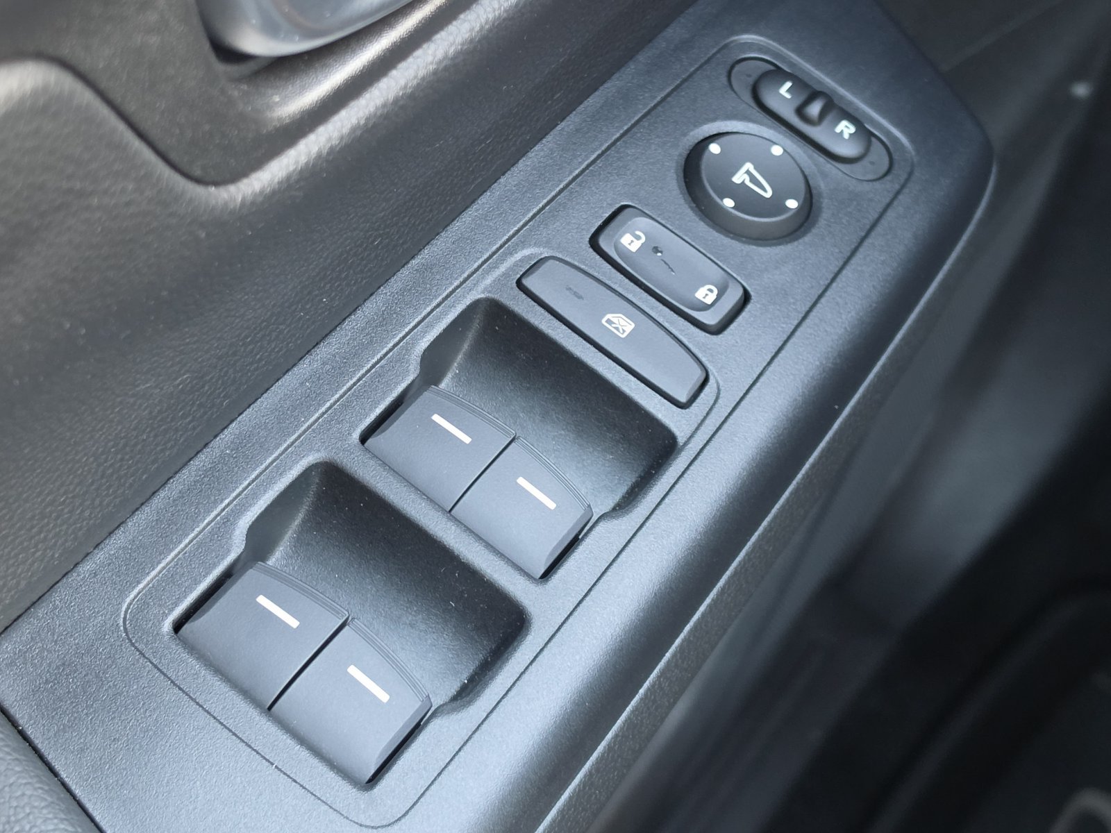 Used 2025 Honda CR-V Sport-L image 19