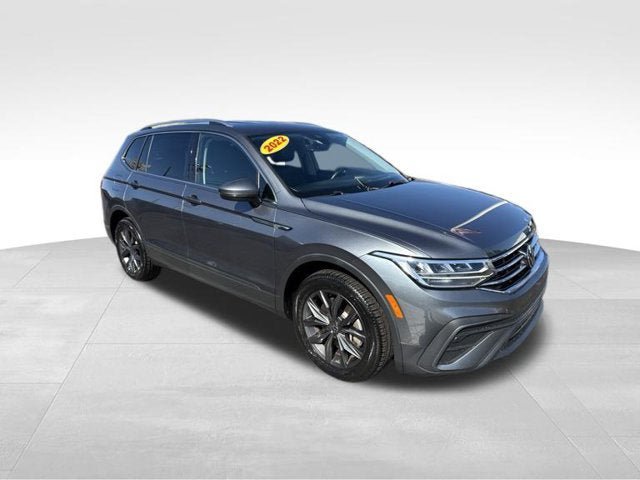 Used 2022 Volkswagen Tiguan SE FWD image 3