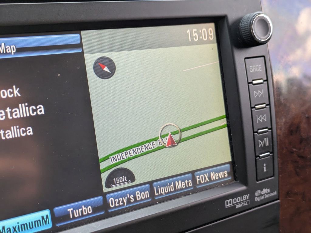 Used 2014 Chevrolet Suburban LTZ image 23