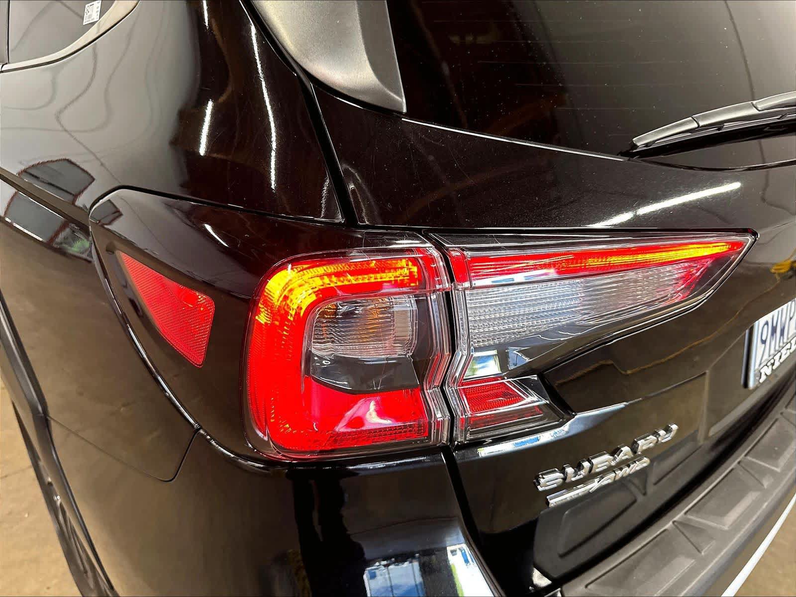 Used 2025 Subaru Outback Limited AWD/4WD image 31