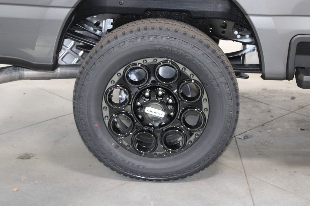 New 2026 Ford F250 Lariat w/ Black Appearance Package image 15