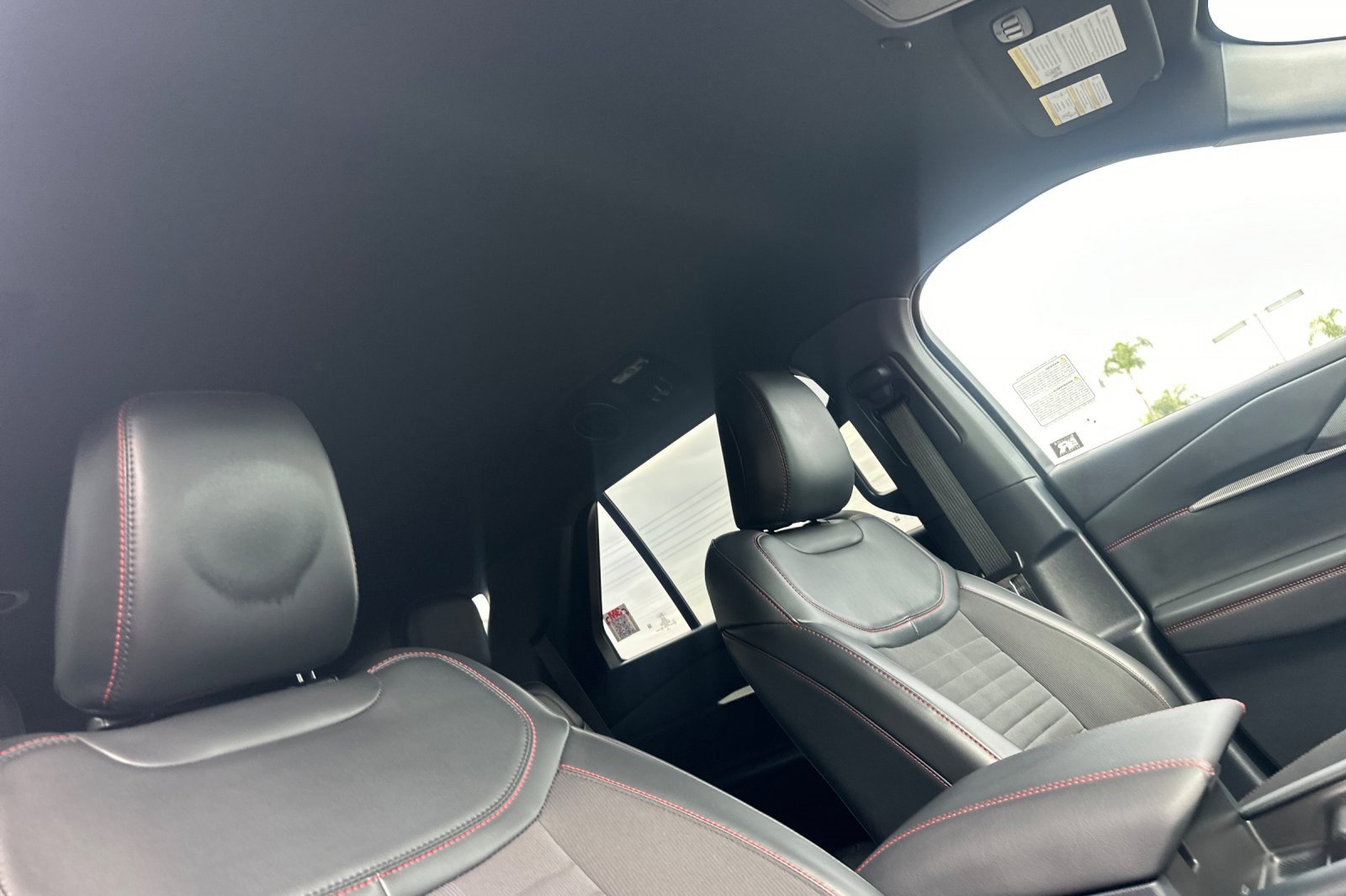 Used 2025 Ford Explorer ST-Line image 18