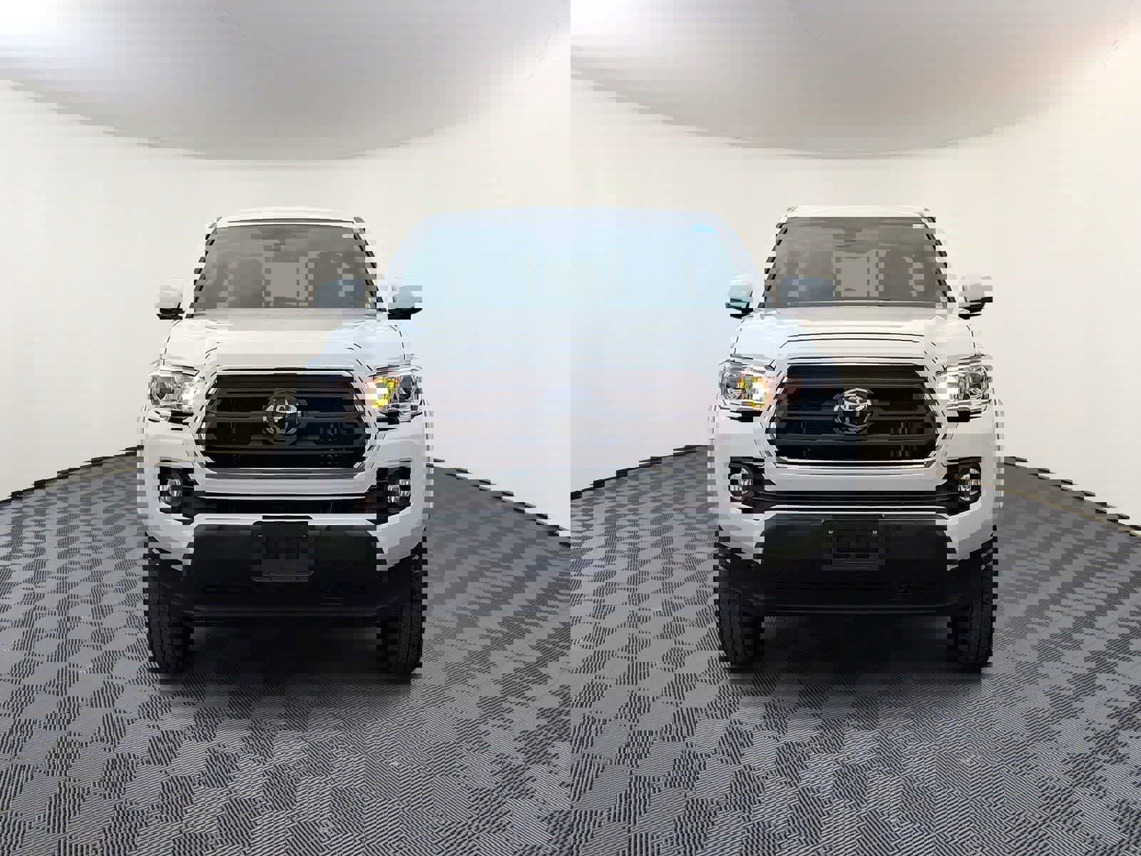 Used 2022 Toyota Tacoma SR5 image 3