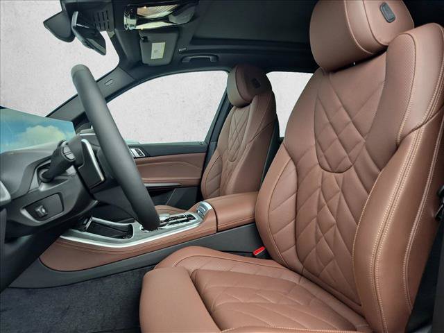 New 2026 BMW X5 xDrive50e w/ Premium Package AWD/4WD image 4