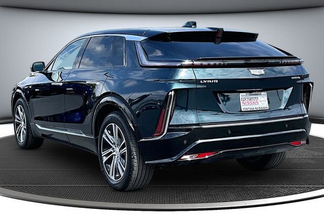 Used 2024 Cadillac Lyriq Luxury w/ LPO, Floor Liner Package AWD/4WD image 4