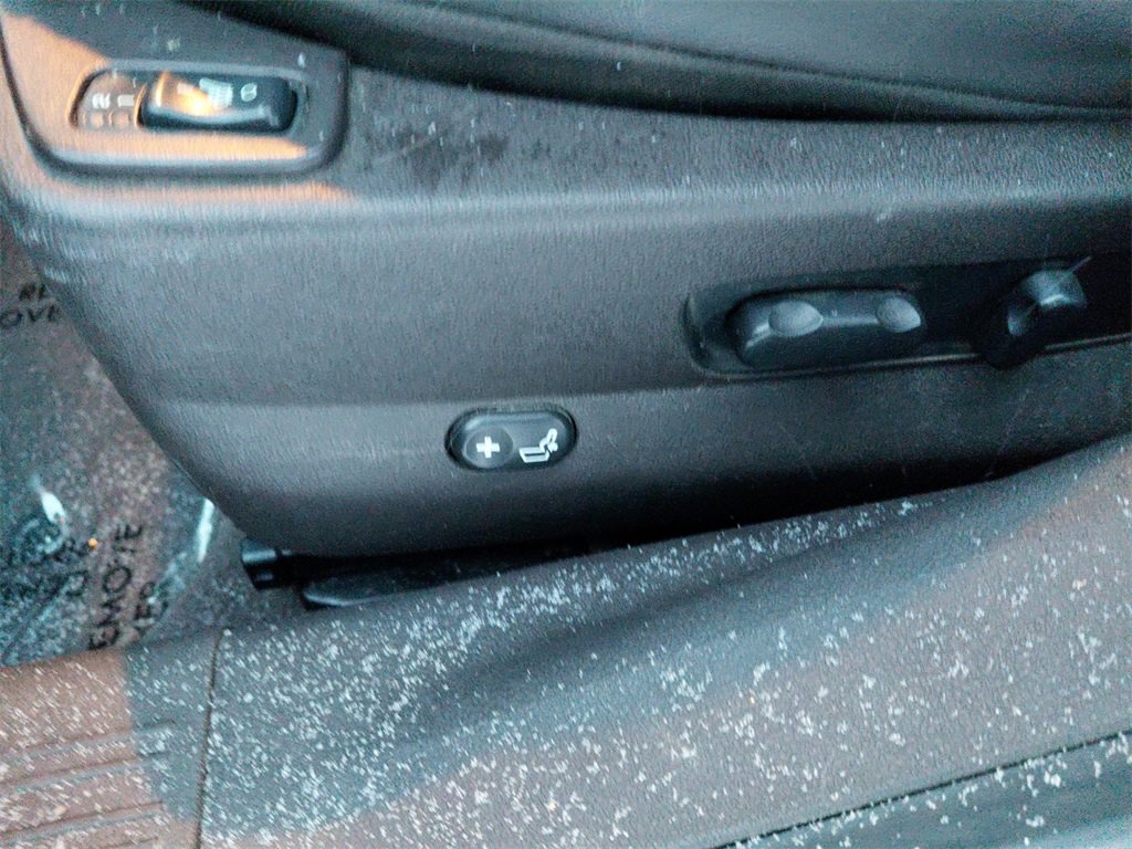 Used 2011 Chevrolet Malibu LTZ image 25