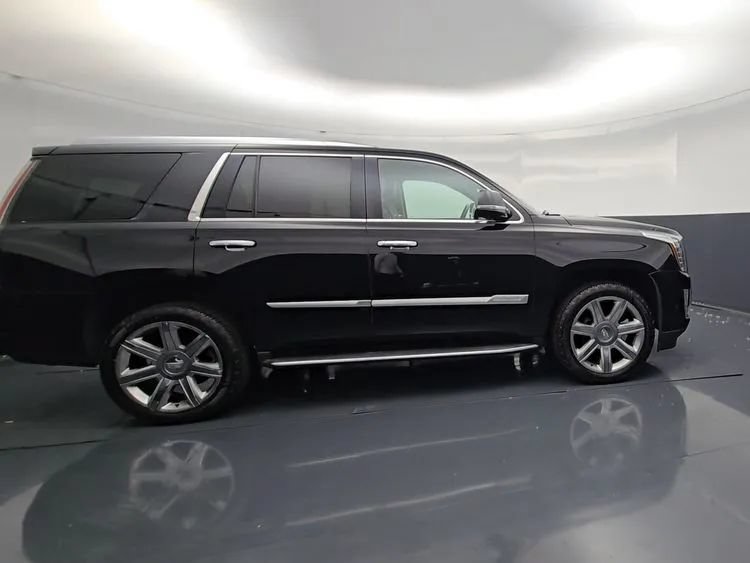 Used 2019 Cadillac Escalade Luxury AWD/4WD image 8